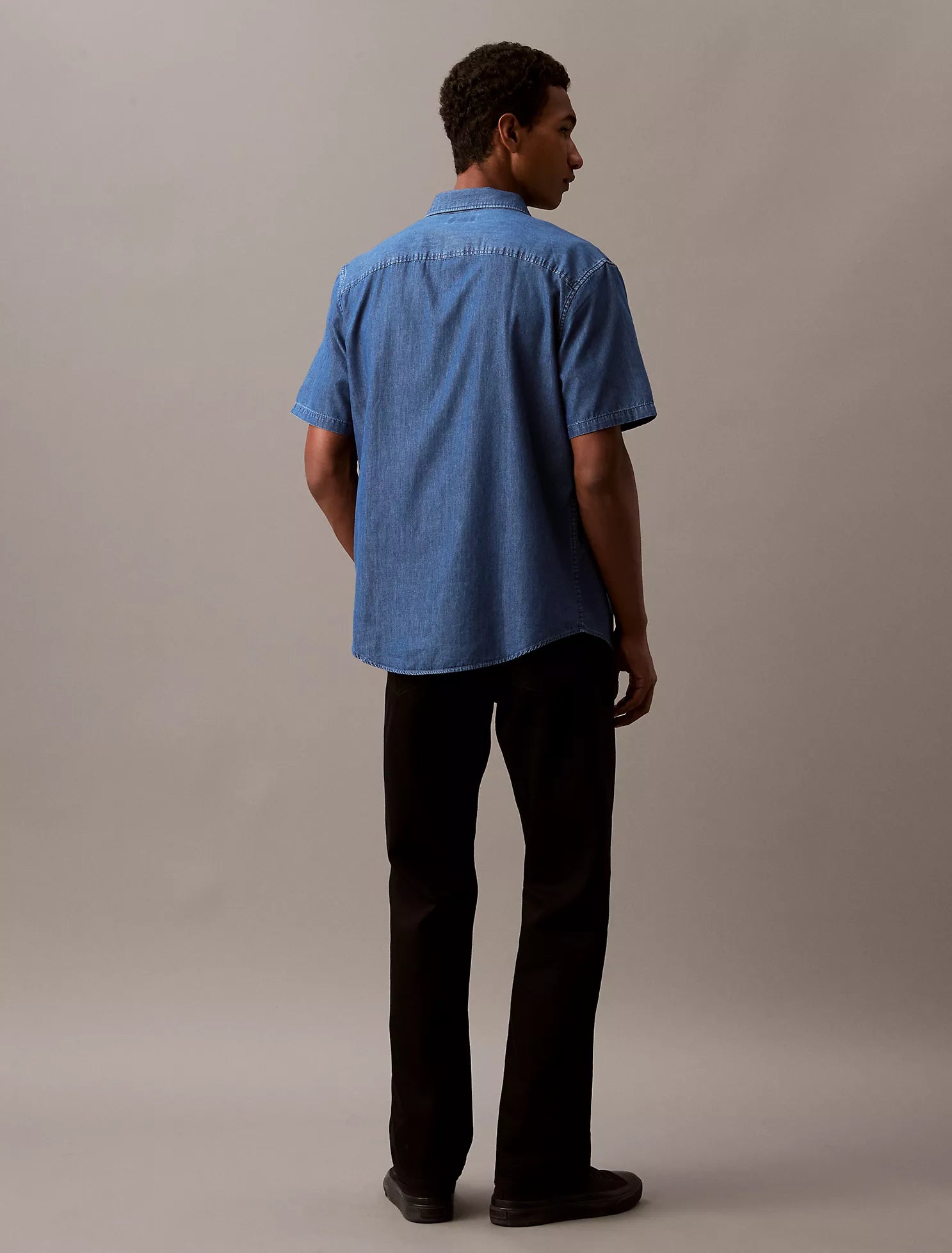 Light Chambray Short Sleeve Shirt