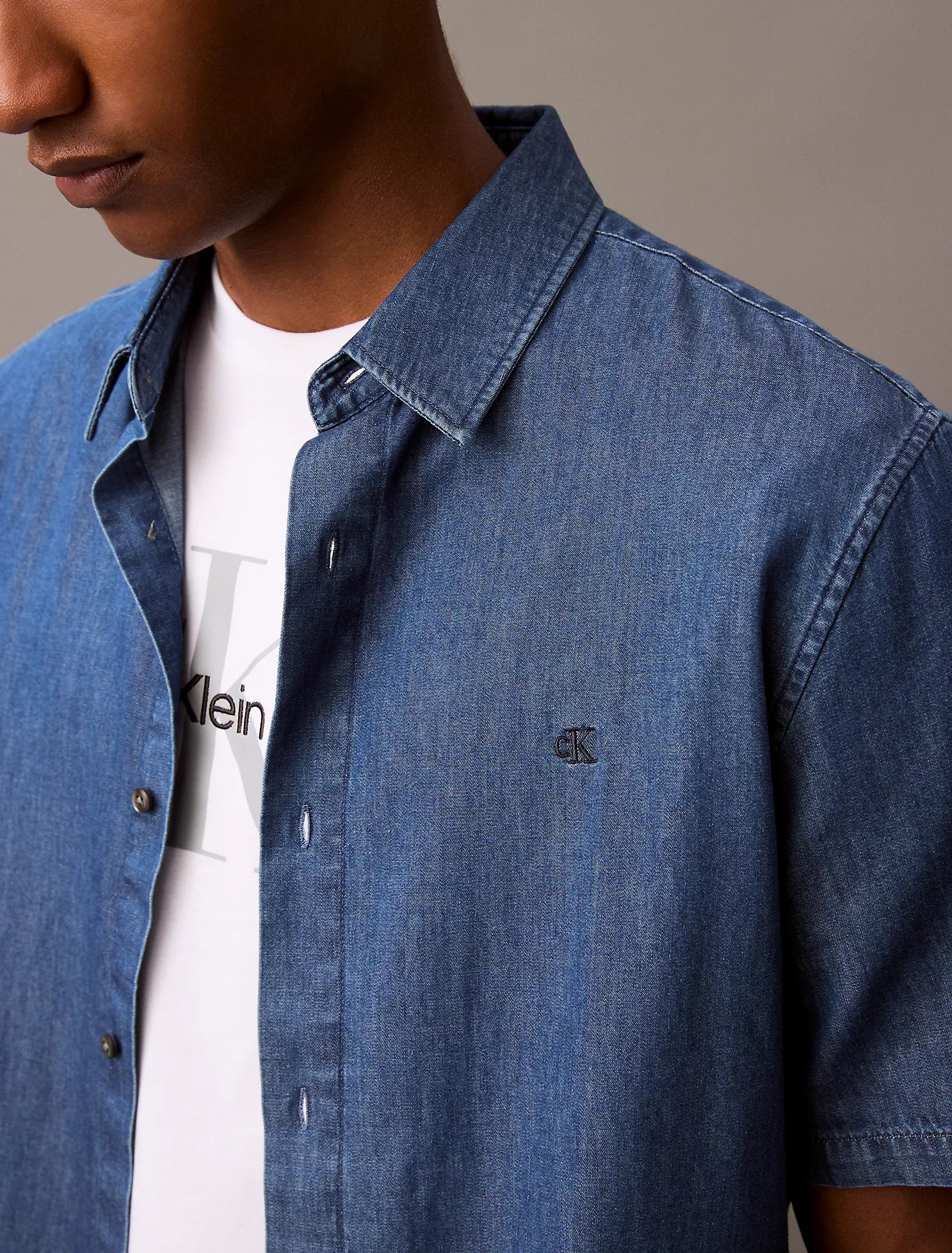 Light Chambray Short Sleeve Shirt