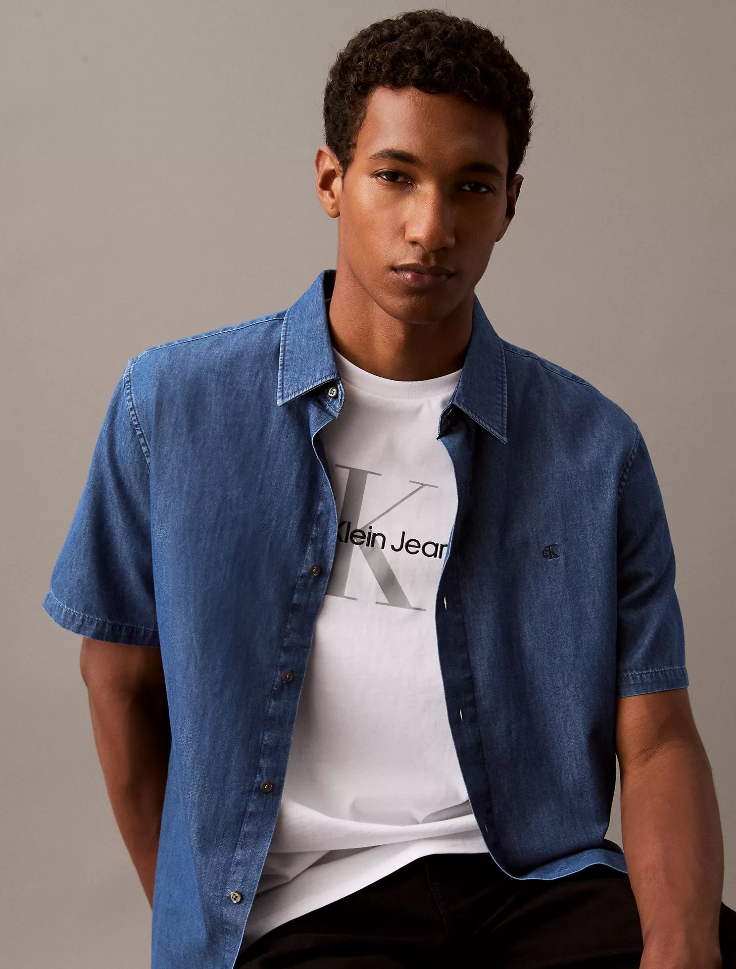 Light Chambray Short Sleeve Shirt