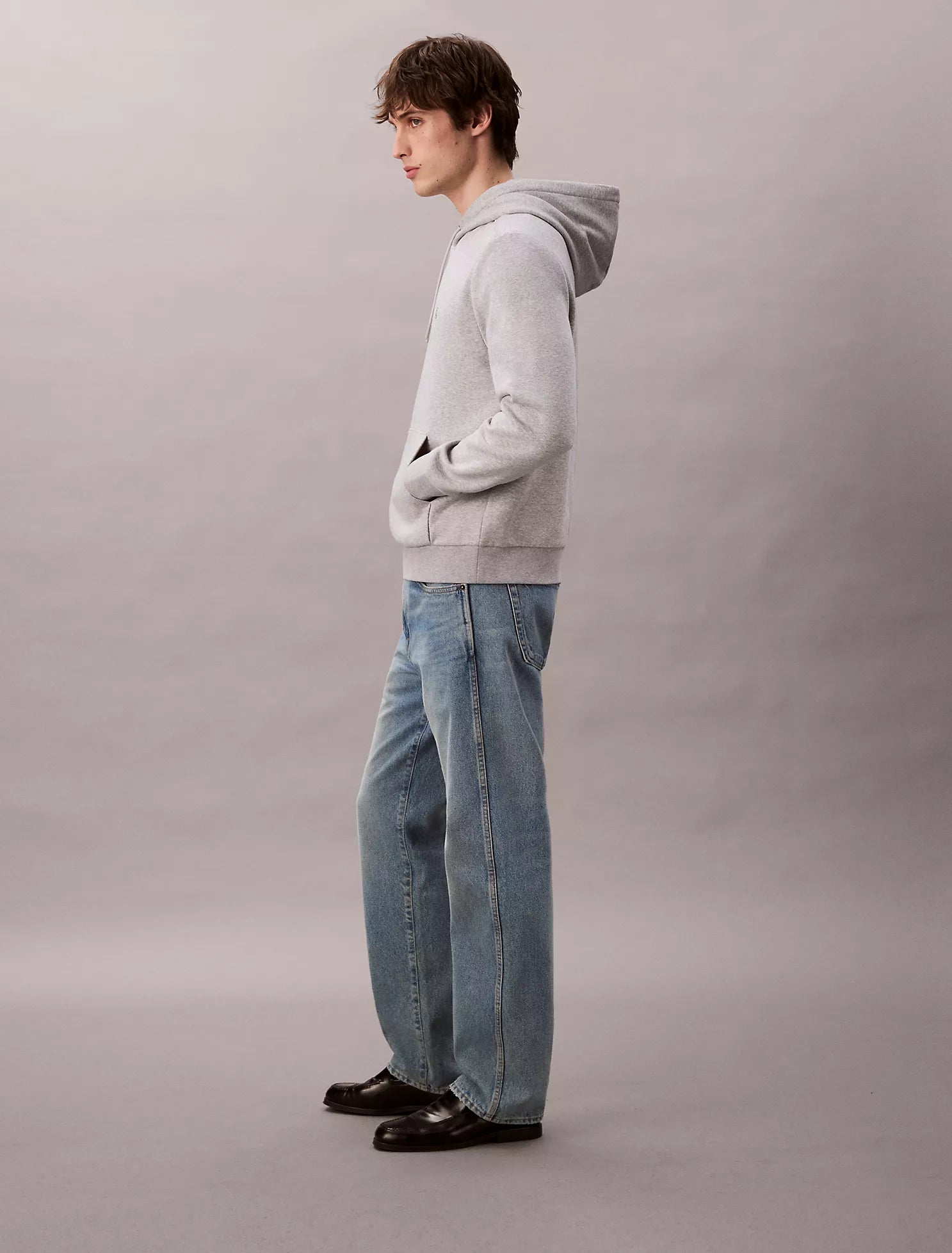 Sudadera con capucha de polar con el logotipo del archivo