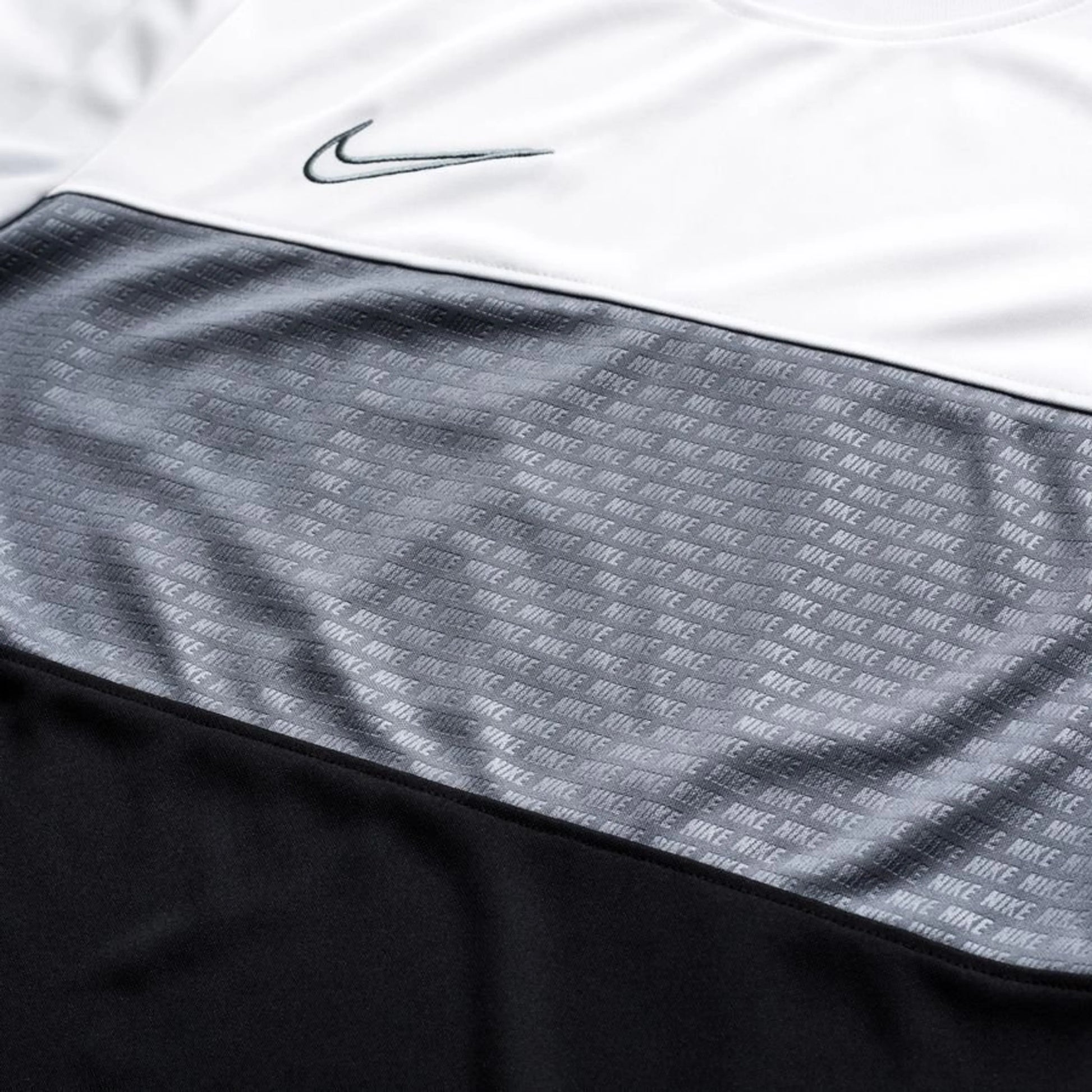 Nike Men T-shirt 